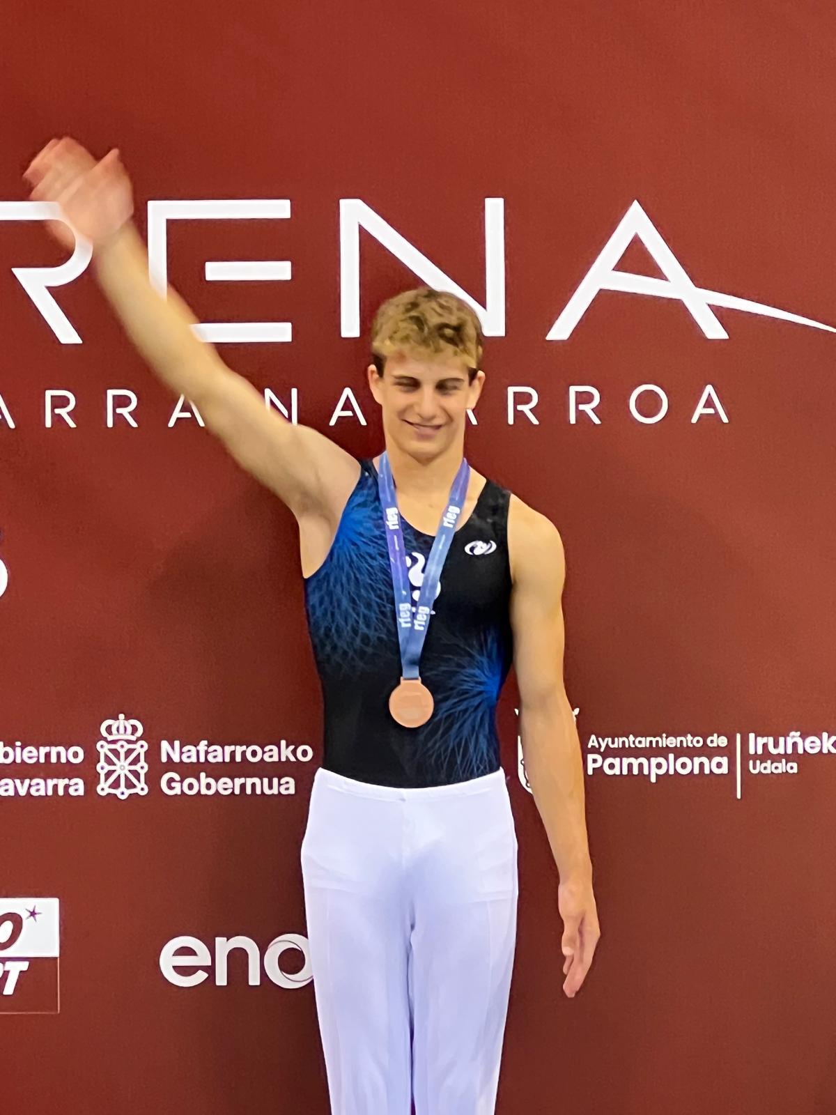 Podios navarros en el Nacional Base de gimnasia artística masculina